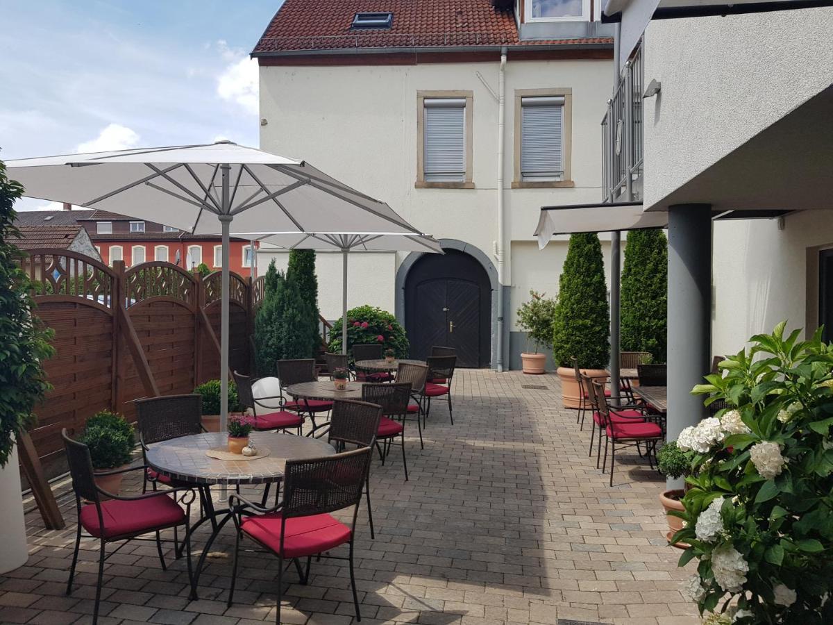 Hotel-Restaurant Pfaelzer Hof อีเดินโคเบิน ภายนอก รูปภาพ