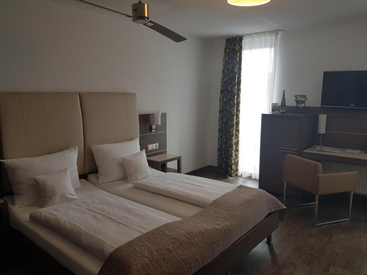 Hotel-Restaurant Pfaelzer Hof อีเดินโคเบิน ภายนอก รูปภาพ