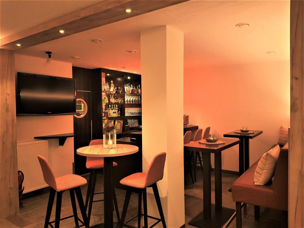 Hotel-Restaurant Pfaelzer Hof อีเดินโคเบิน ภายนอก รูปภาพ