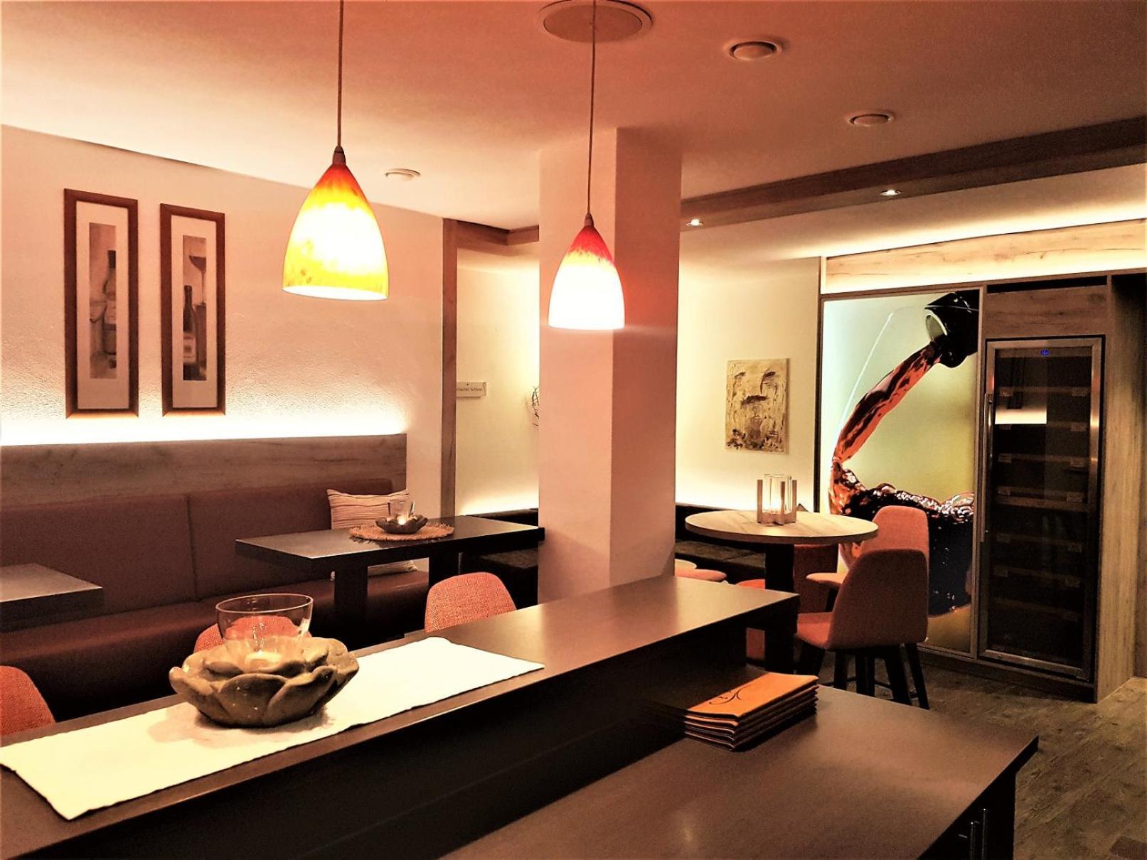 Hotel-Restaurant Pfaelzer Hof อีเดินโคเบิน ภายนอก รูปภาพ