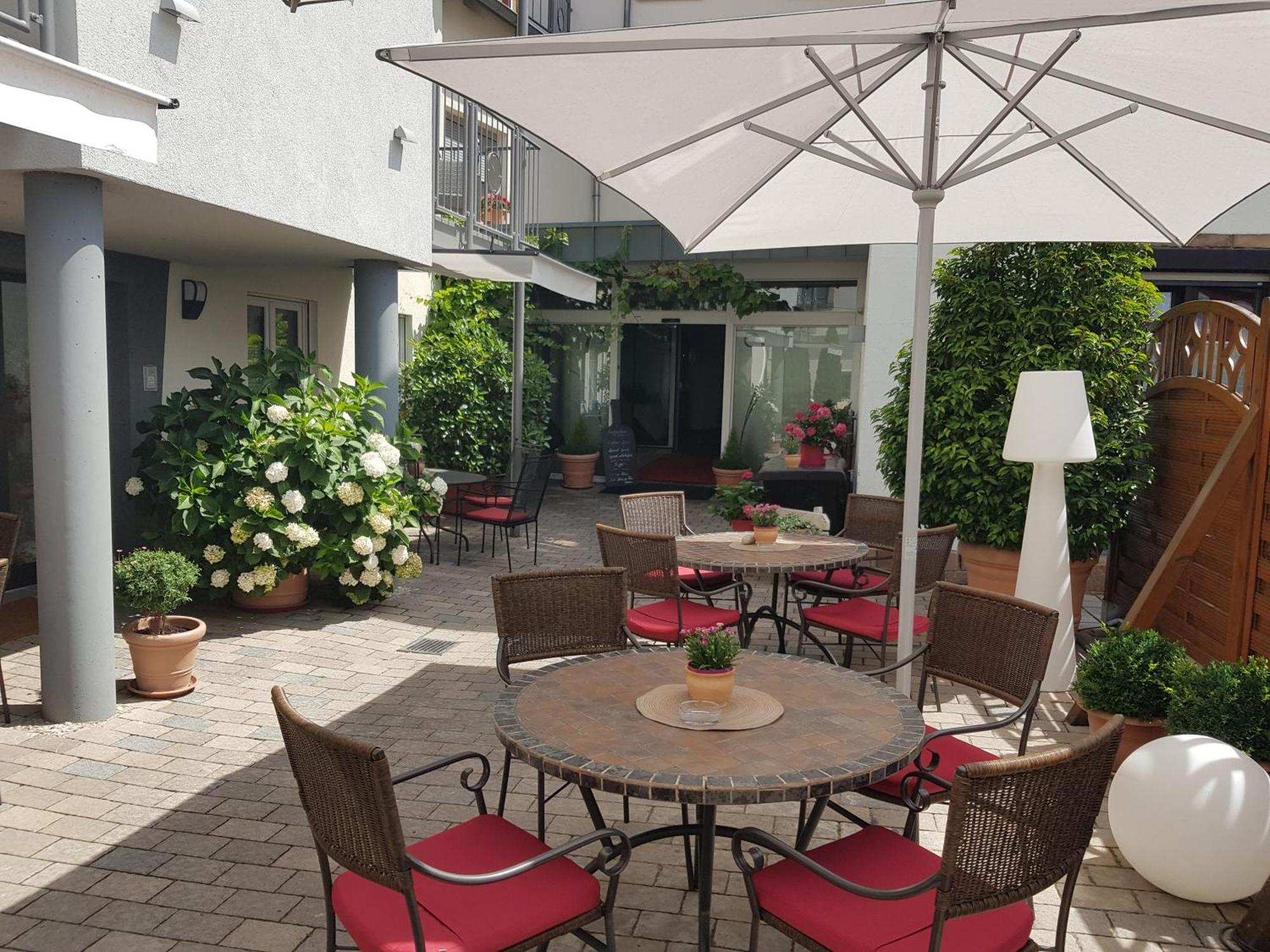 Hotel-Restaurant Pfaelzer Hof อีเดินโคเบิน ภายนอก รูปภาพ