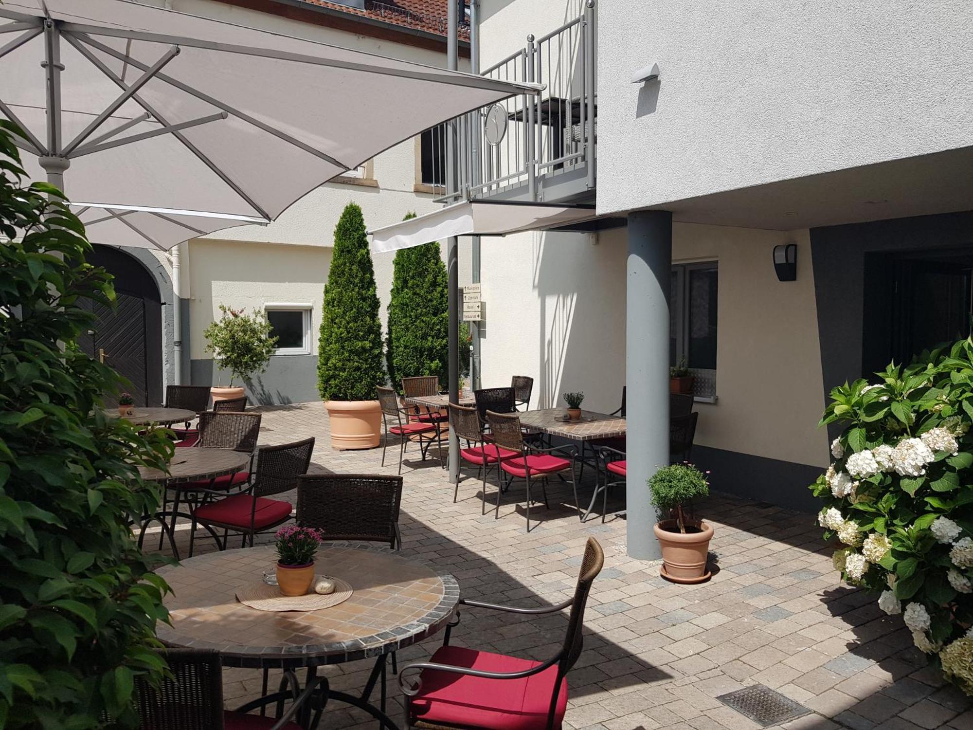 Hotel-Restaurant Pfaelzer Hof อีเดินโคเบิน ภายนอก รูปภาพ