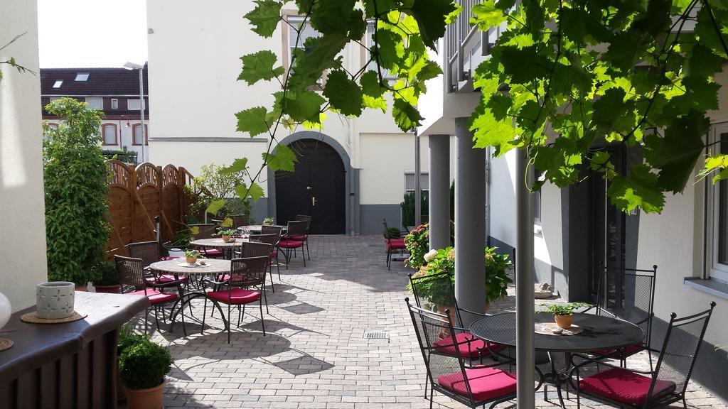 Hotel-Restaurant Pfaelzer Hof อีเดินโคเบิน ภายนอก รูปภาพ