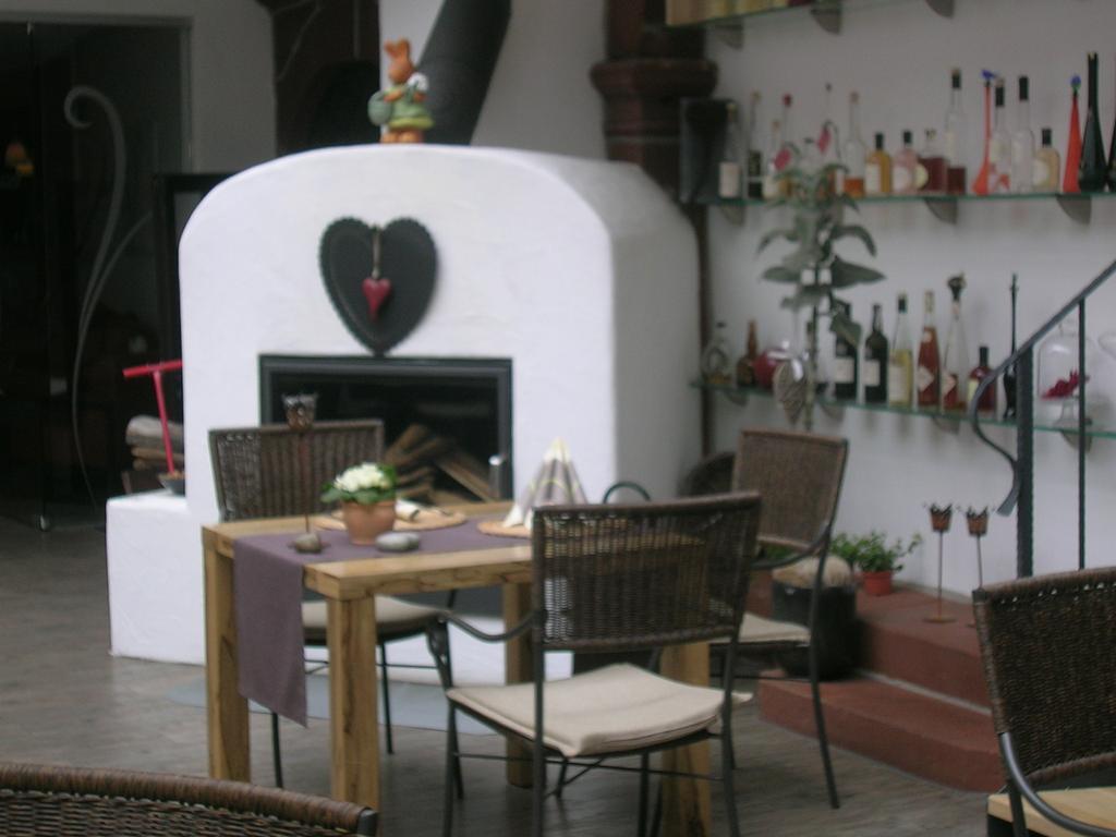Hotel-Restaurant Pfaelzer Hof อีเดินโคเบิน ภายนอก รูปภาพ