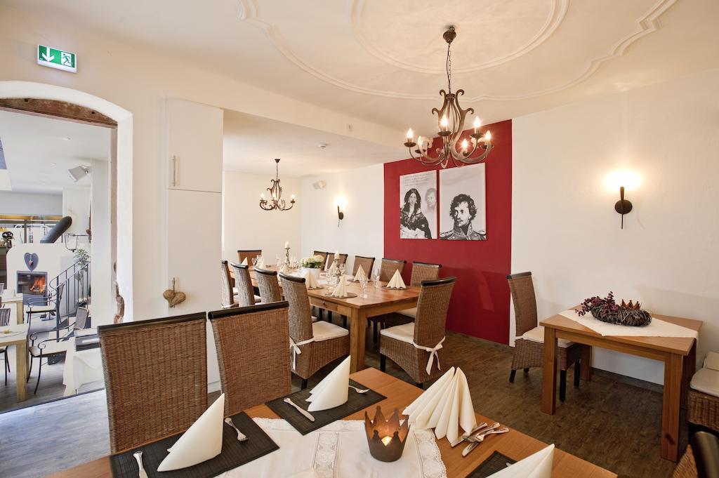 Hotel-Restaurant Pfaelzer Hof อีเดินโคเบิน ภายนอก รูปภาพ