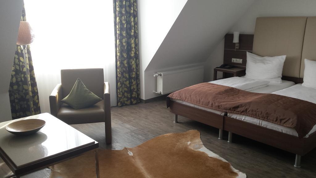 Hotel-Restaurant Pfaelzer Hof อีเดินโคเบิน ภายนอก รูปภาพ